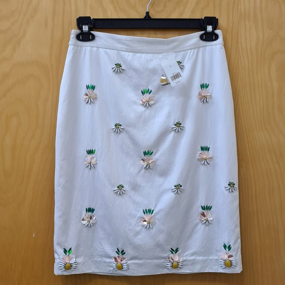Banana Republic Dresses & Skirts - Banana Republic NWT Pineapple Embellished Skirt size 6